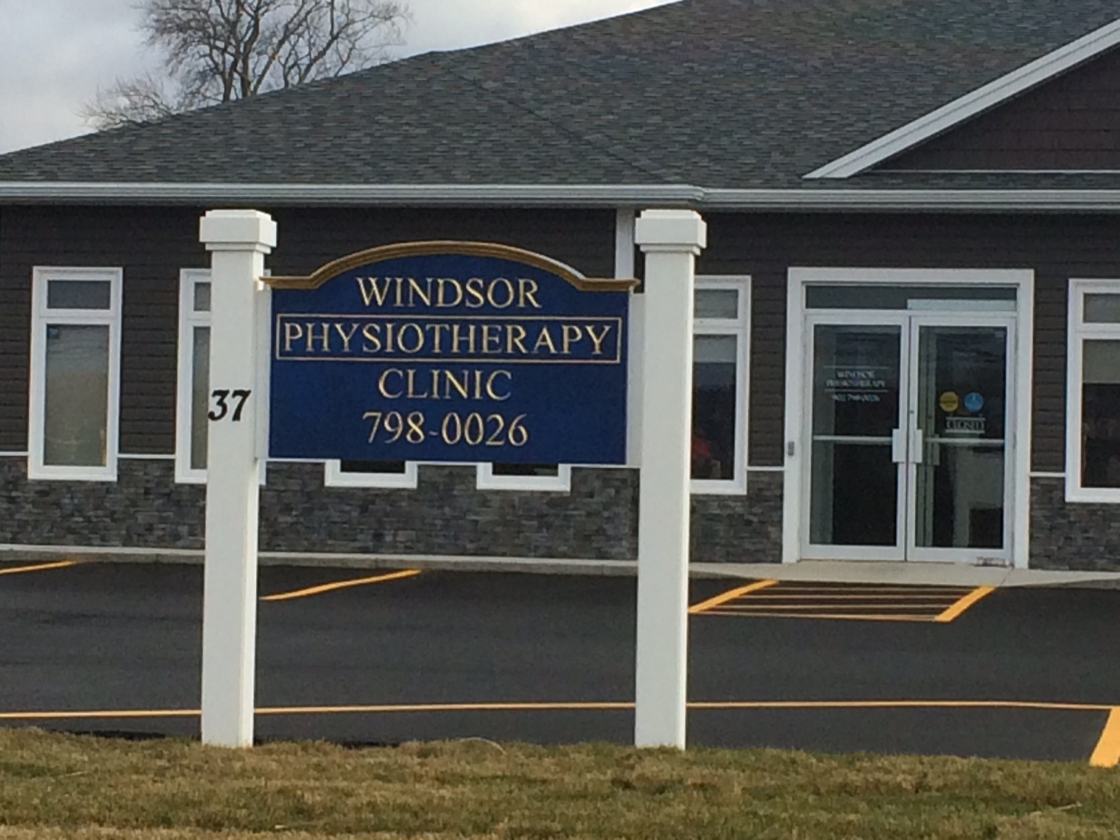 Windsor Physiotherapy clinic entrance, 37 Payzant Drive